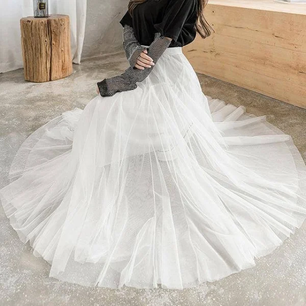 maid of honour  Women